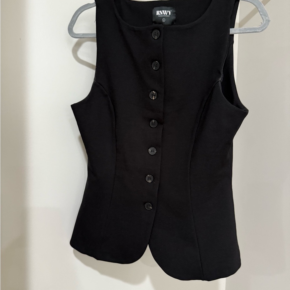 Black Sleeveless Women's Top vest